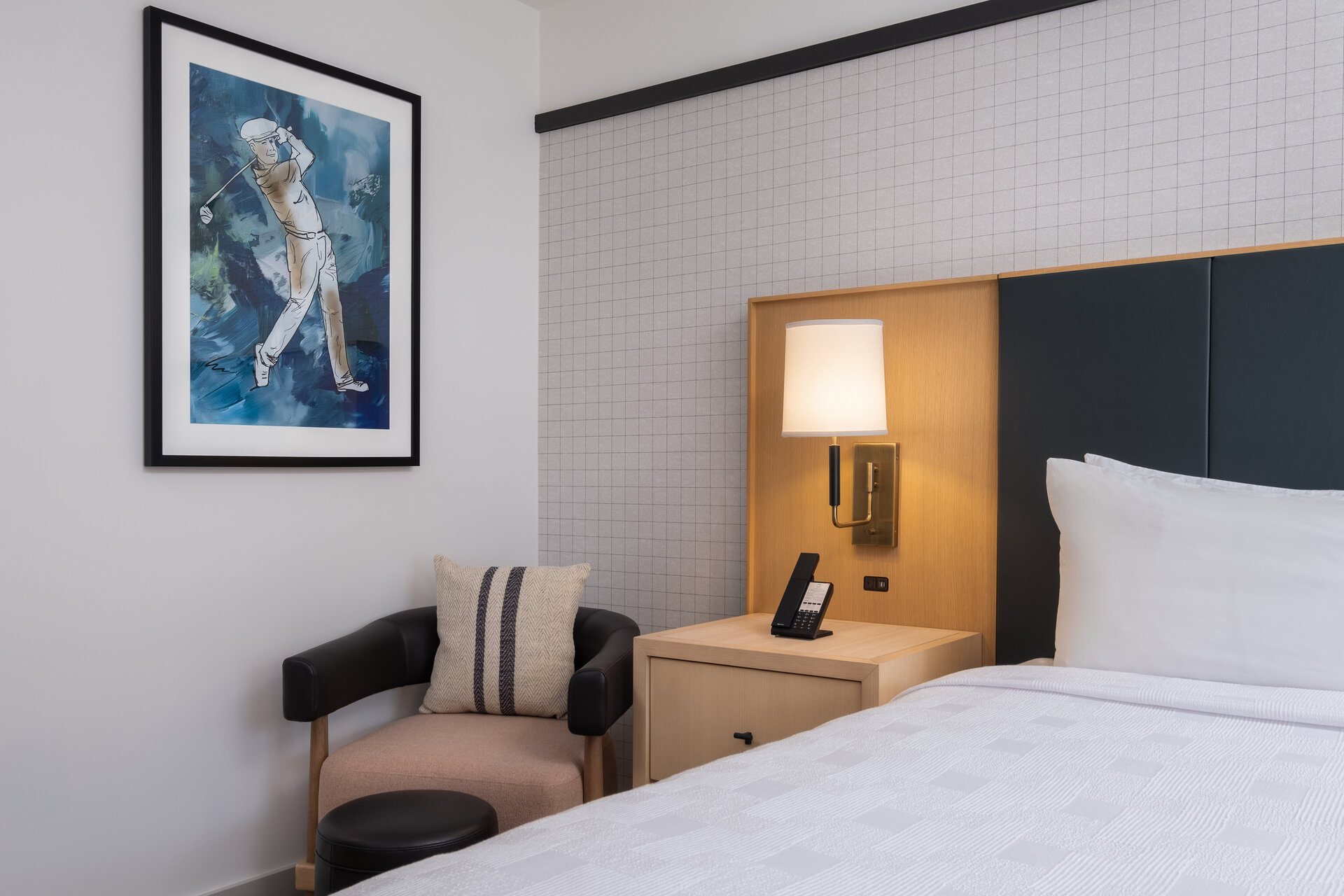 Spacious Hotel Rooms & Suites in McKinney | Denizen Hotels